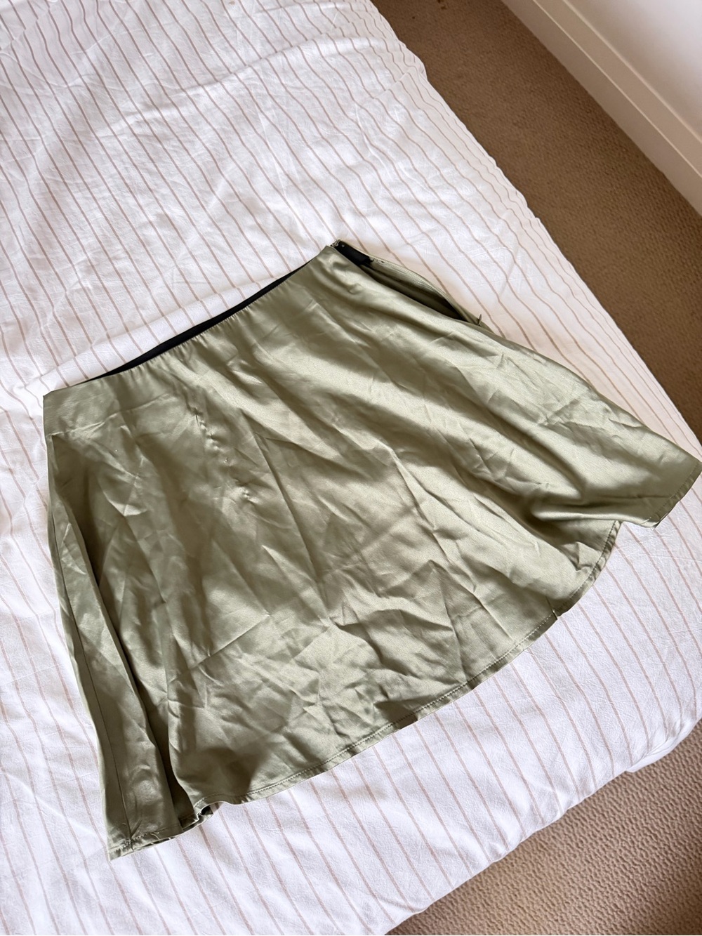 Women's Satin A-Line Skirt in Light Olive S never used